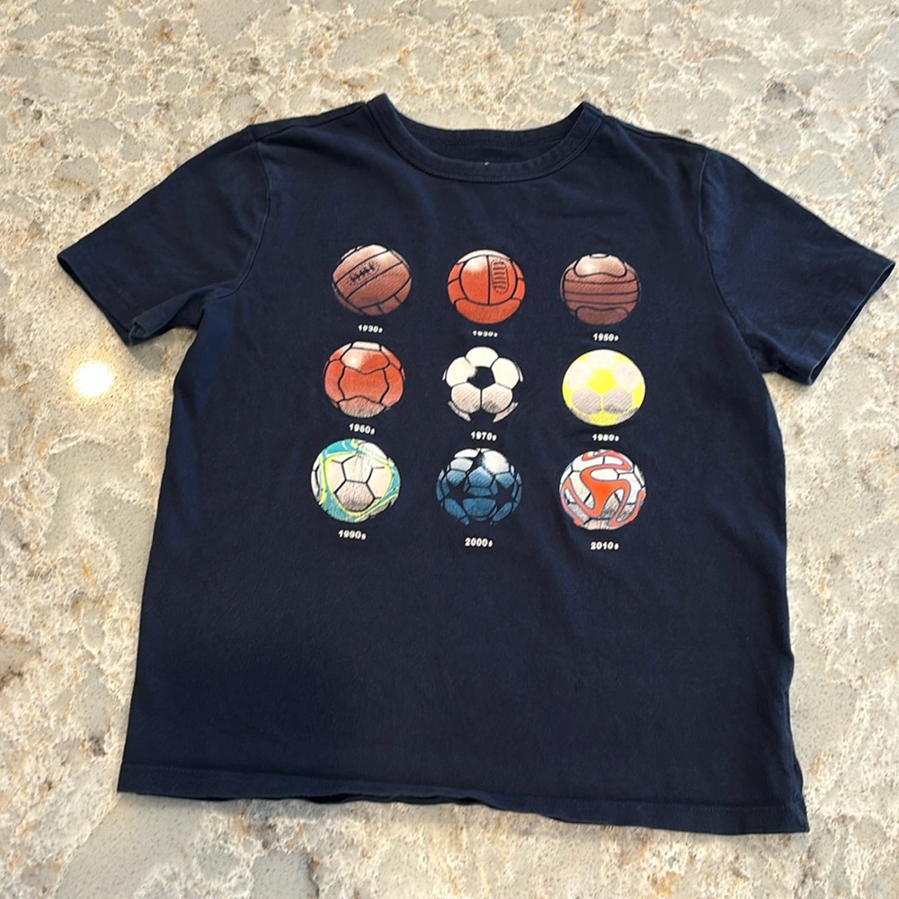 Gap sports kids short sleeve shirt in Medium in navy blue